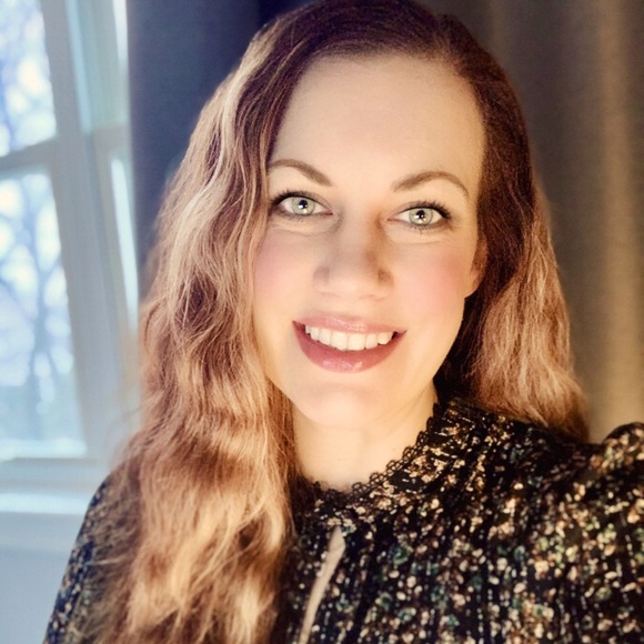 Meet your Posher, Jessica - Picture 2 of 2